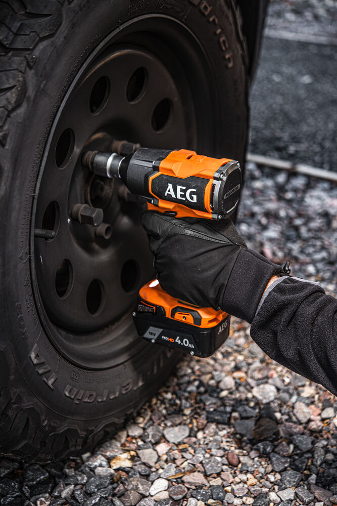Гайковерт аккумуляторный AEG BSS18MTF12BL-402C