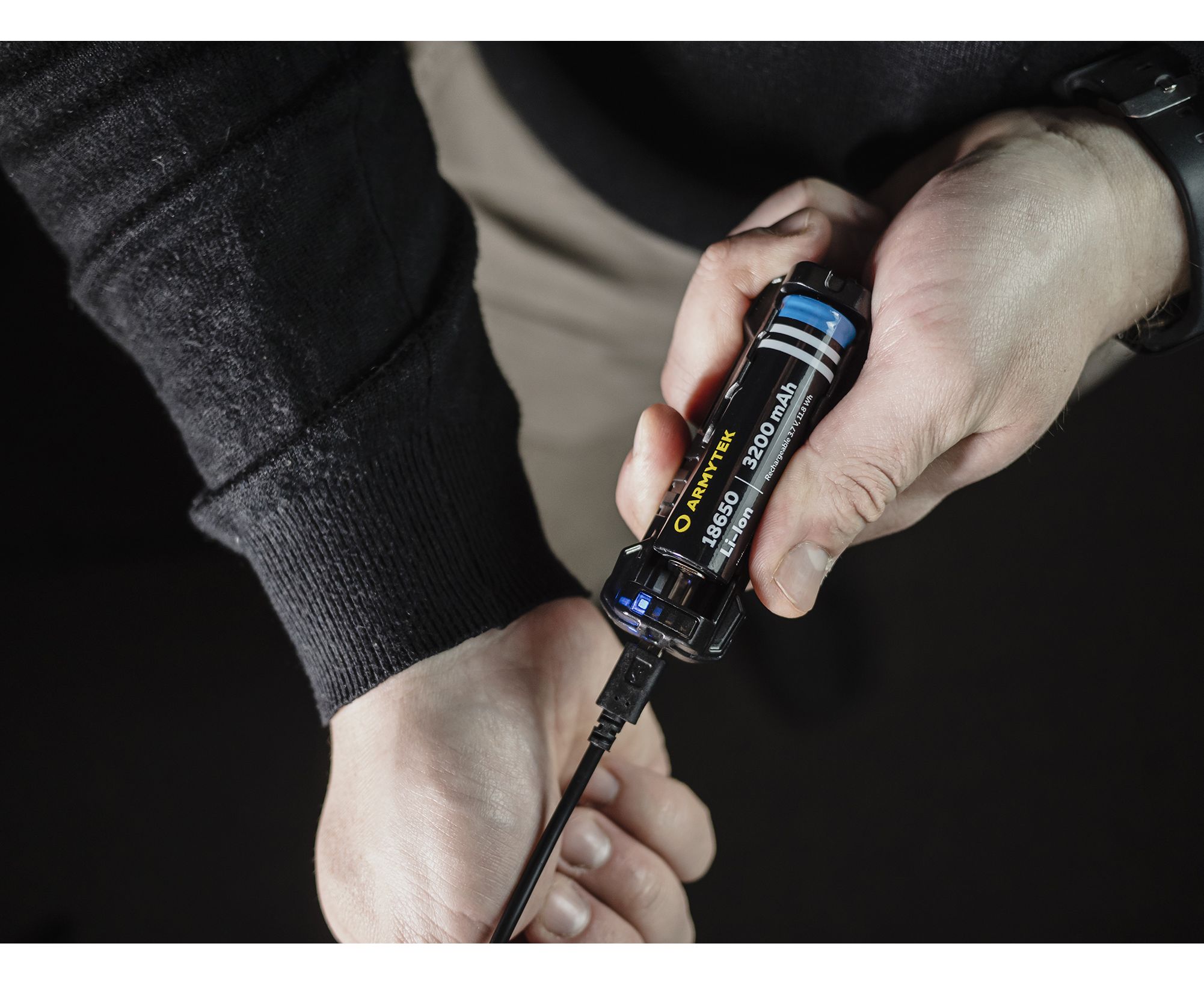Зарядное устройство Armytek Handy C1 VE