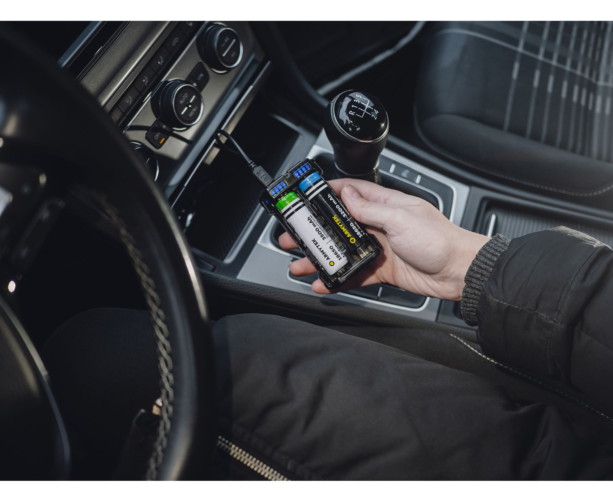 Зарядное устройство Armytek Handy C2 VE