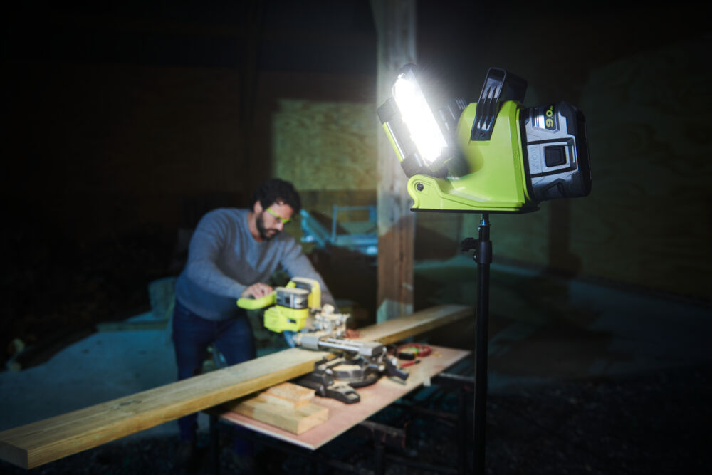 Фонарь RYOBI RLP18-0 (без батареи) система ONE +